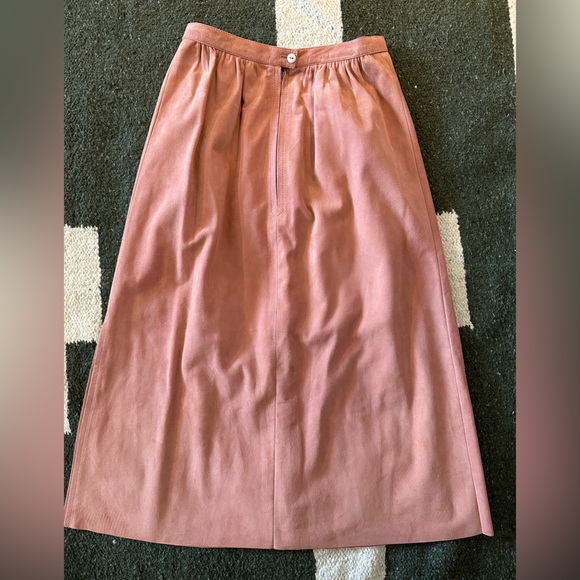 Vintage Women’s Suede Skirt Suit - Picture 7 of 8